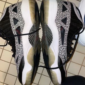 Retro 11s IE black cement